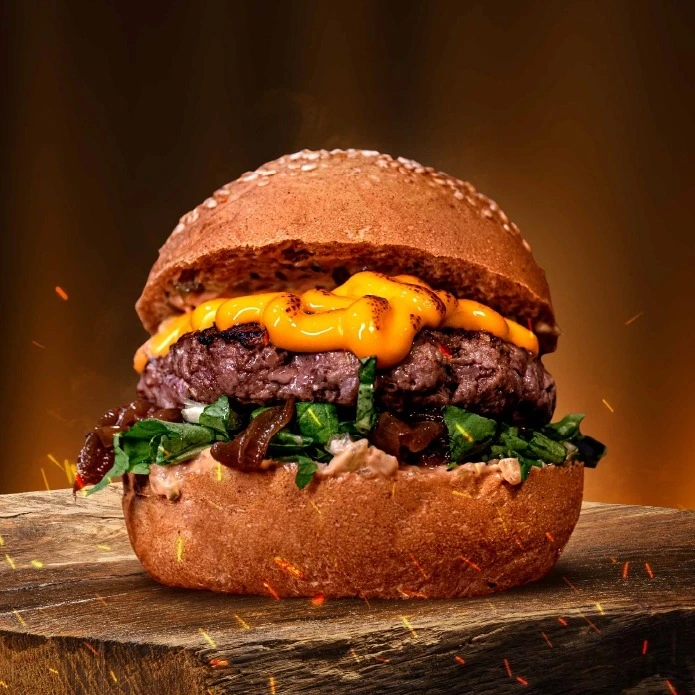 Hambúrguer artesanal Tókio — Armazém Bar e Burguer, Iporã do Oeste